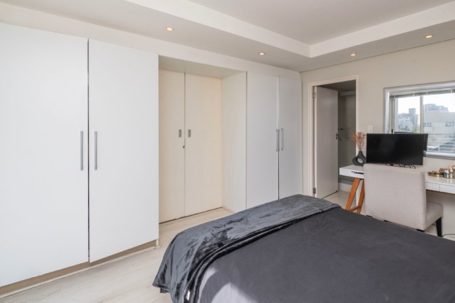 1 Bedroom Property for Sale in Sea Point Western Cape
